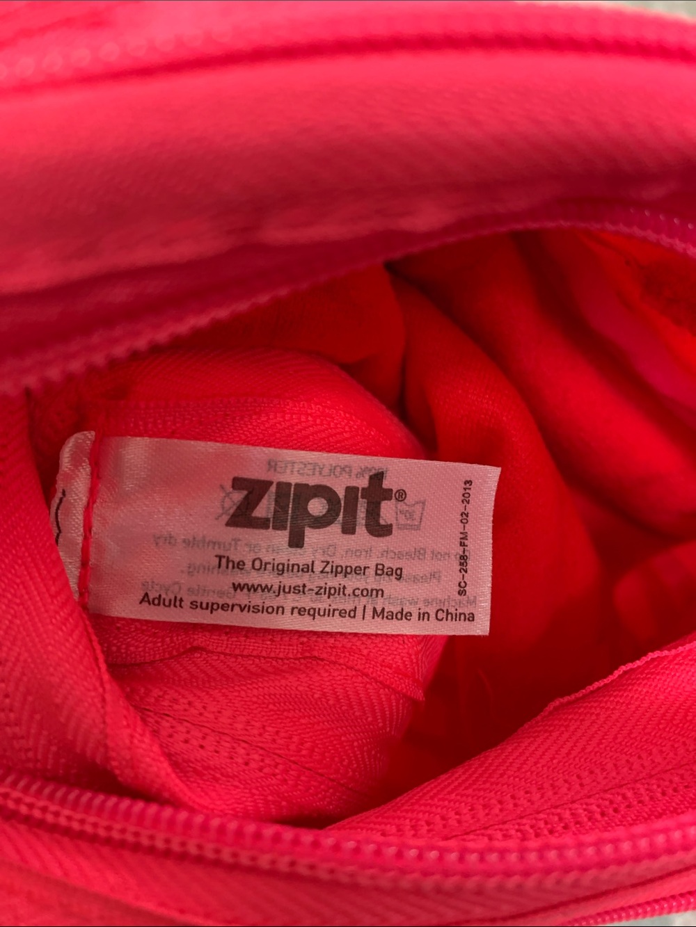 Cute Girl’s Zip-It Bright Pink Multi-Zip Crossbody Bag. Pre-Owned. Size:8x8. - Picture 4 of 5